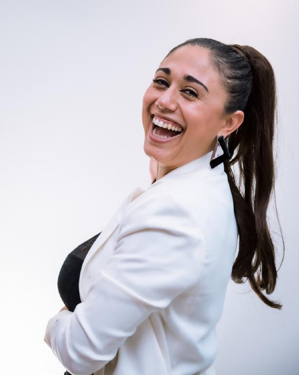 VALERIA LÓPEZ VILA presenta PARA CANTAR Y BAILAR