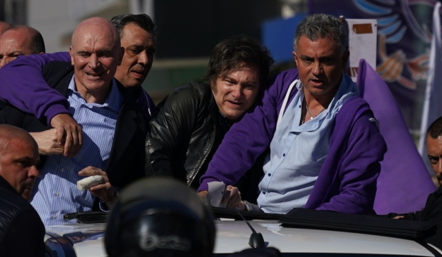 Disturbios y críticas: La caravana de Milei en Lomas duró dos cuadras