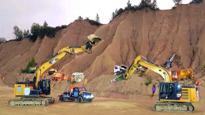 Maquinaria pesada protagoniza una versión de Romeo y Julieta en Estonia